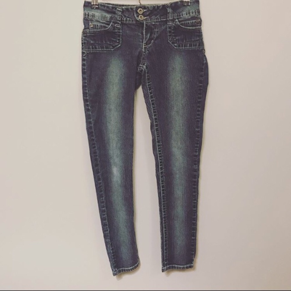 Angels // Size 5 // Jegging